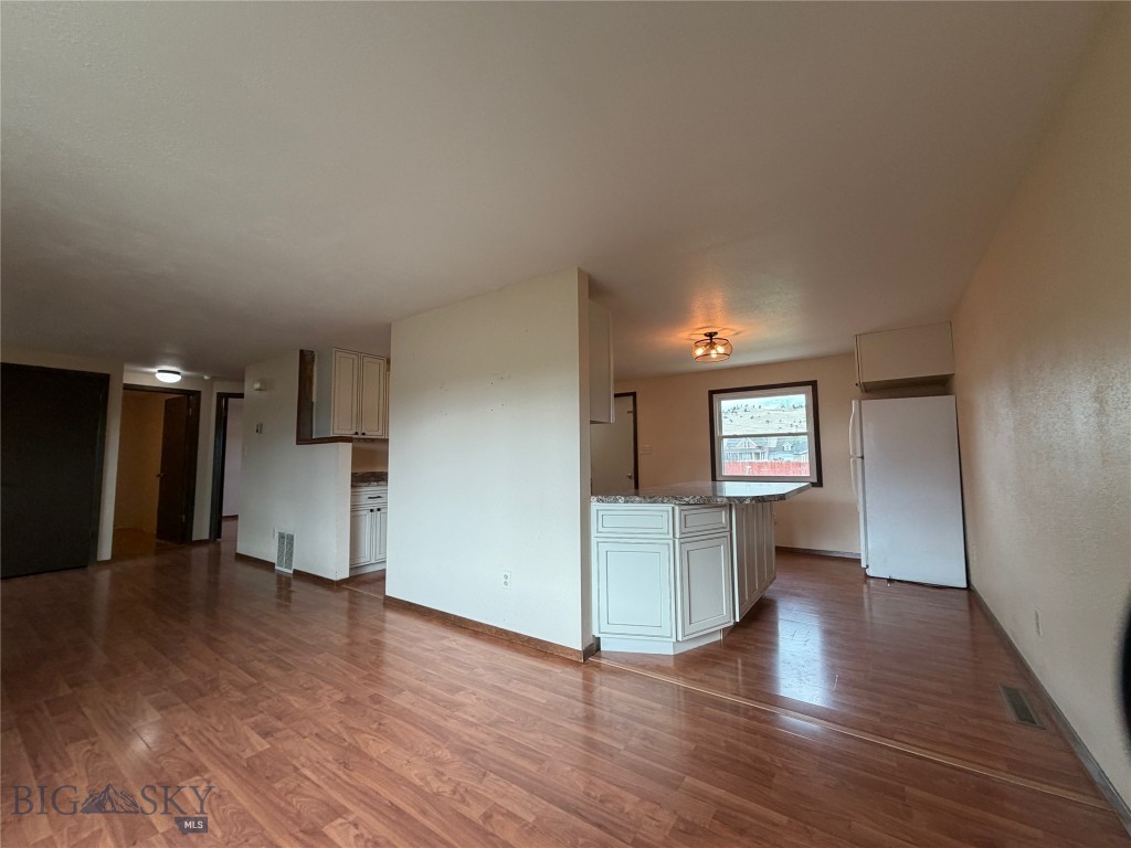 403 E Centennial Avenue Property Photo 8