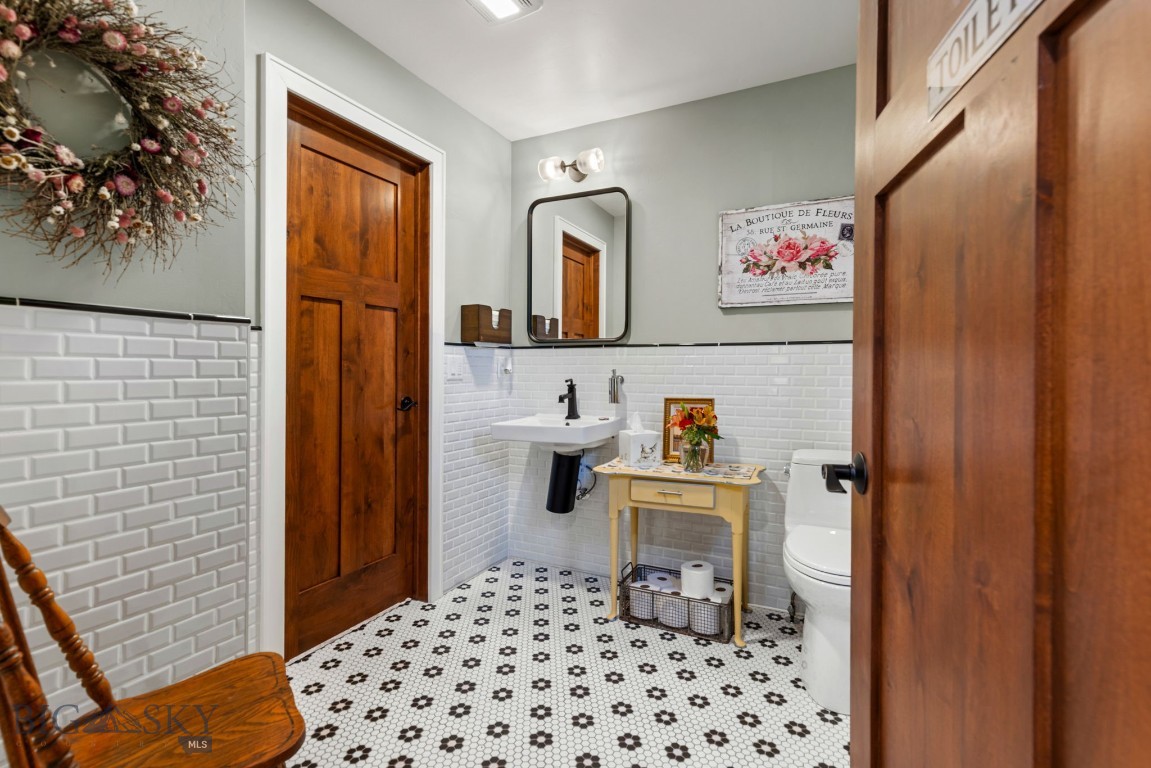 316 & 318 W Callender Street Property Photo 12