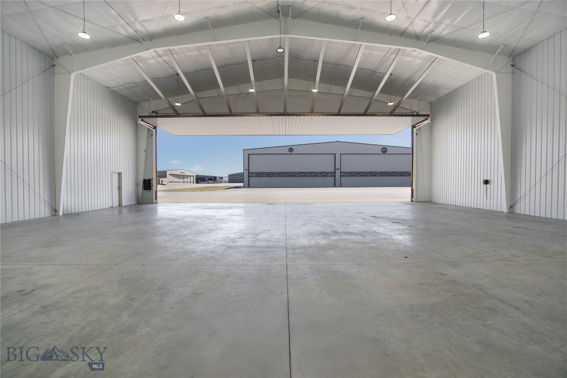 850 Gallatin Field Road Hanger Sy1 Property Photo 3