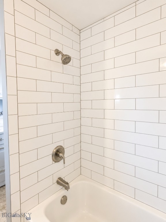 412 E Lewis Street Property Photo 12