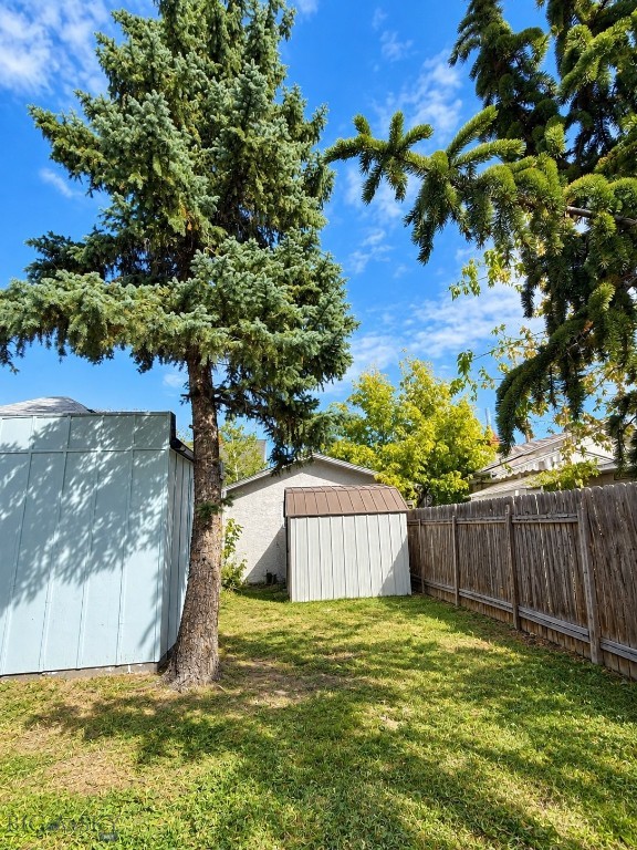 412 E Lewis Street Property Photo 15