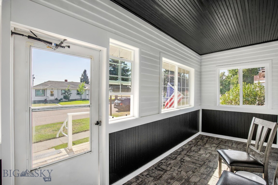 107 2nd Street N Property Photo 6