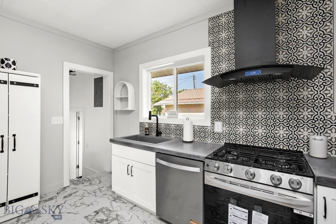 107 2nd Street N Property Photo 14