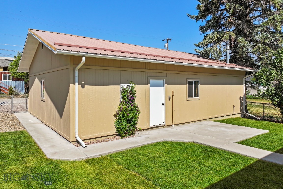107 2nd Street N Property Photo 37