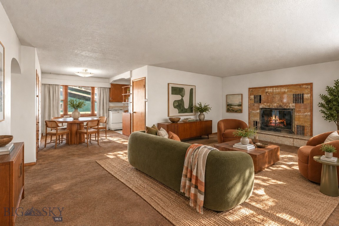 1601 W College Street Property Photo 6