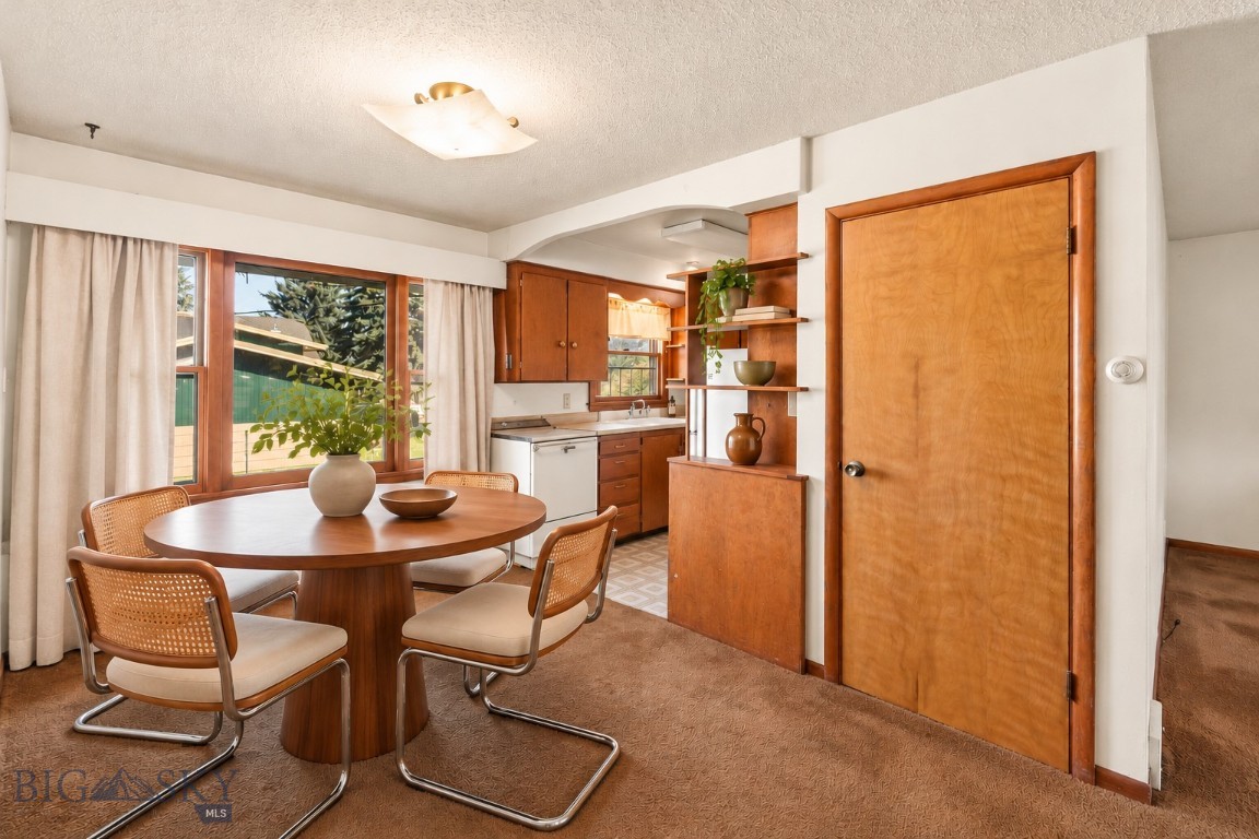 1601 W College Street Property Photo 10