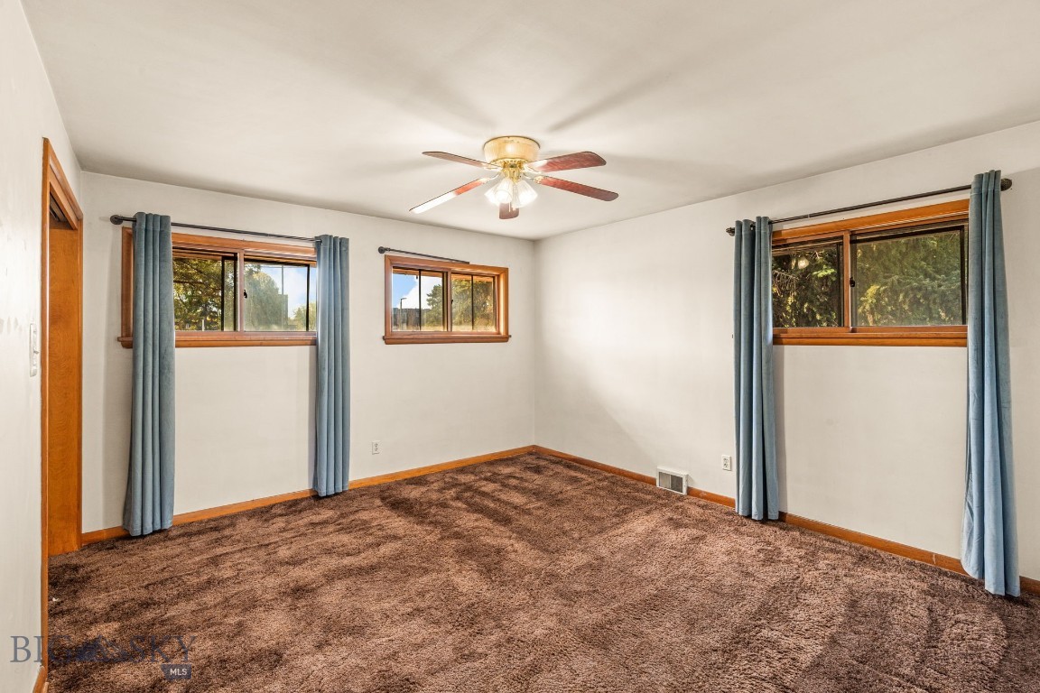 1601 W College Street Property Photo 16