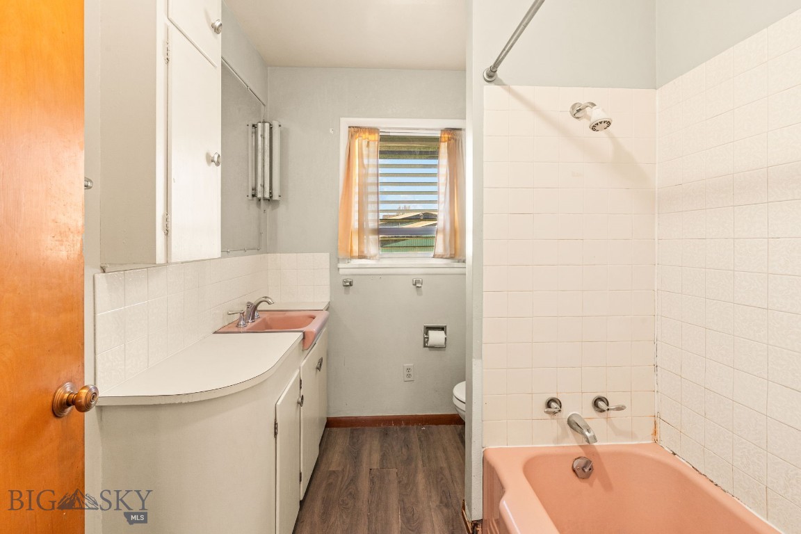1601 W College Street Property Photo 18