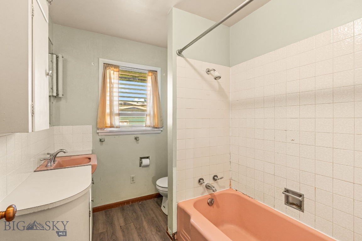1601 W College Street Property Photo 20