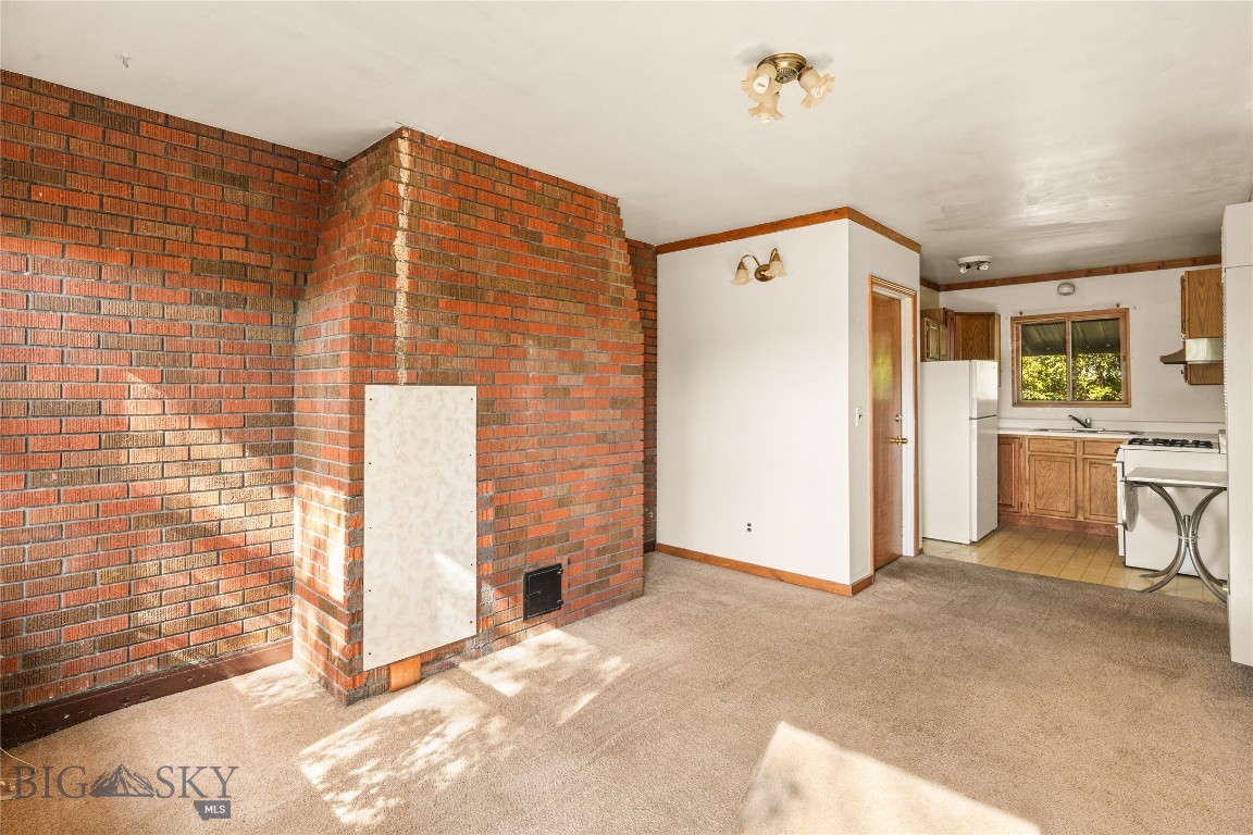 1601 W College Street Property Photo 29