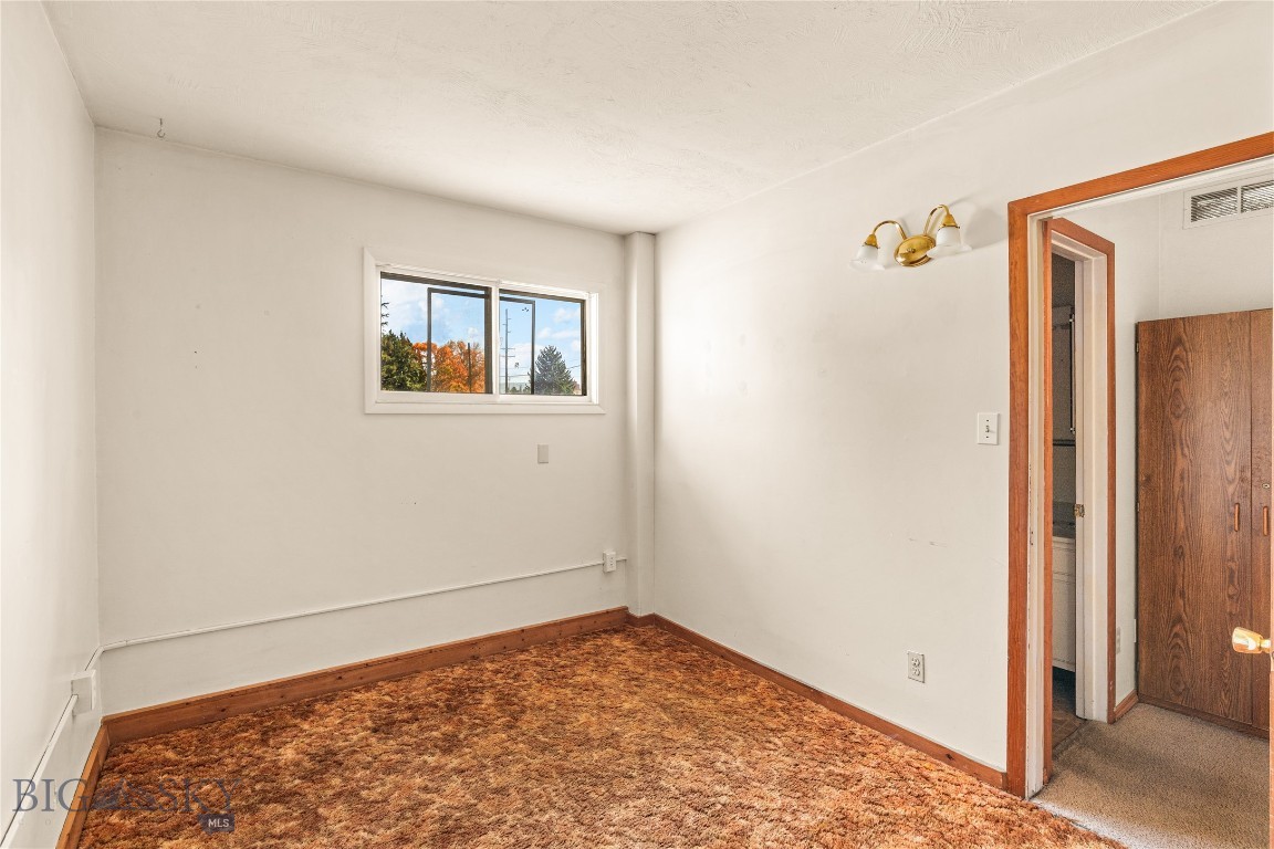 1601 W College Street Property Photo 33