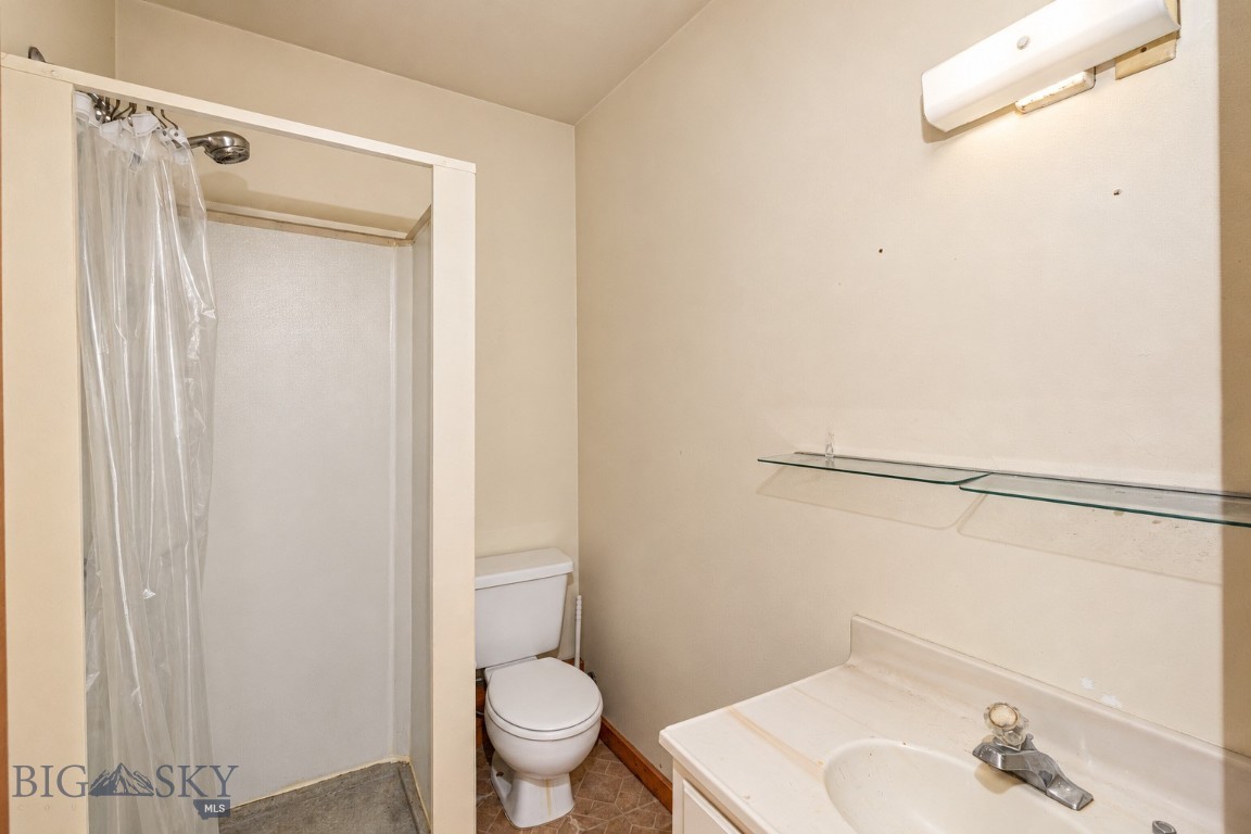 1601 W College Street Property Photo 34
