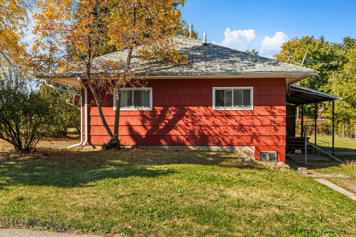 1601 W College Street Property Photo 50
