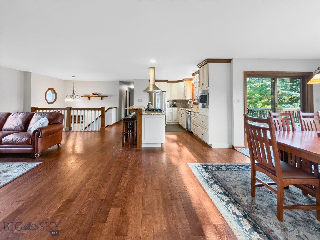 3 Hitching Post Property Photo 8