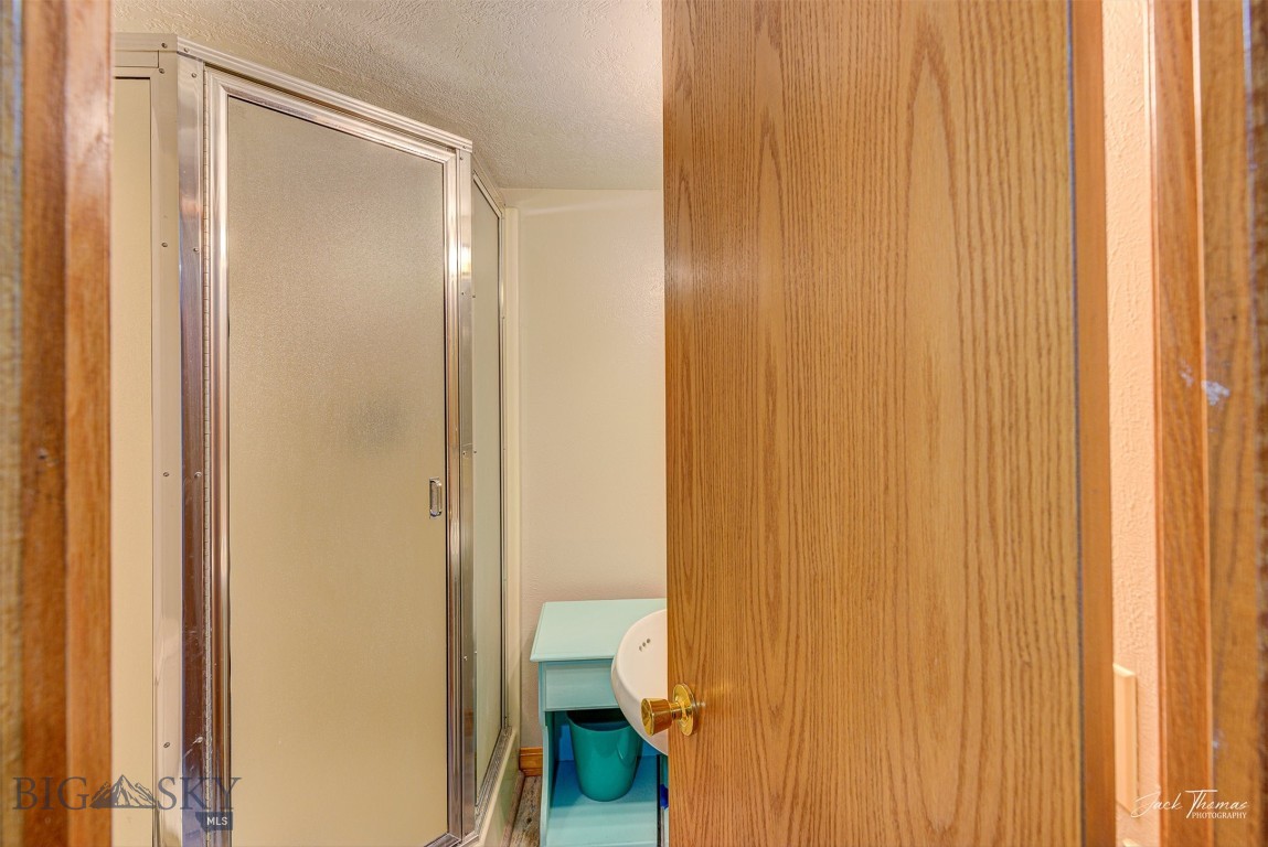 620 Higgins Property Photo 33