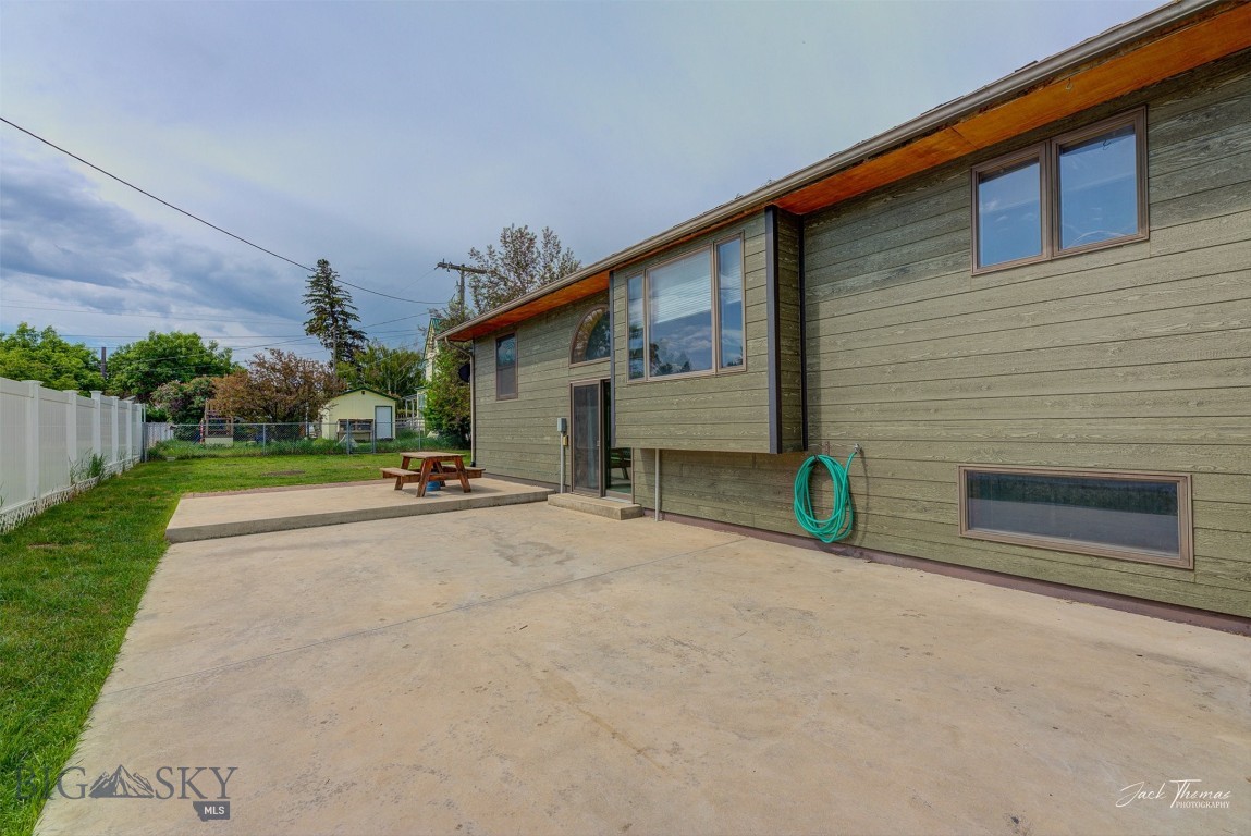 620 Higgins Property Photo 36
