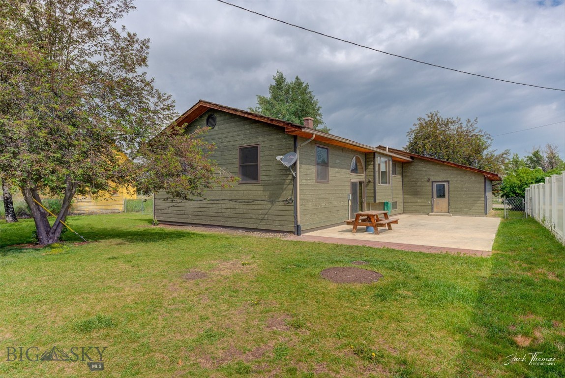 620 Higgins Property Photo 38