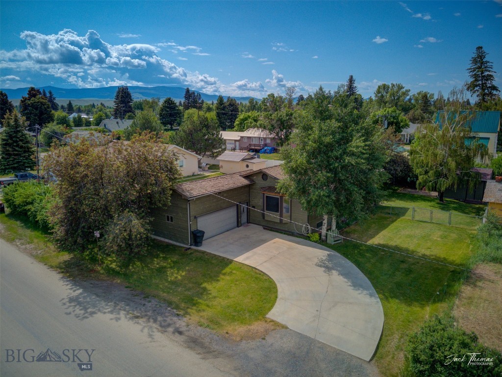 620 Higgins Property Photo 42
