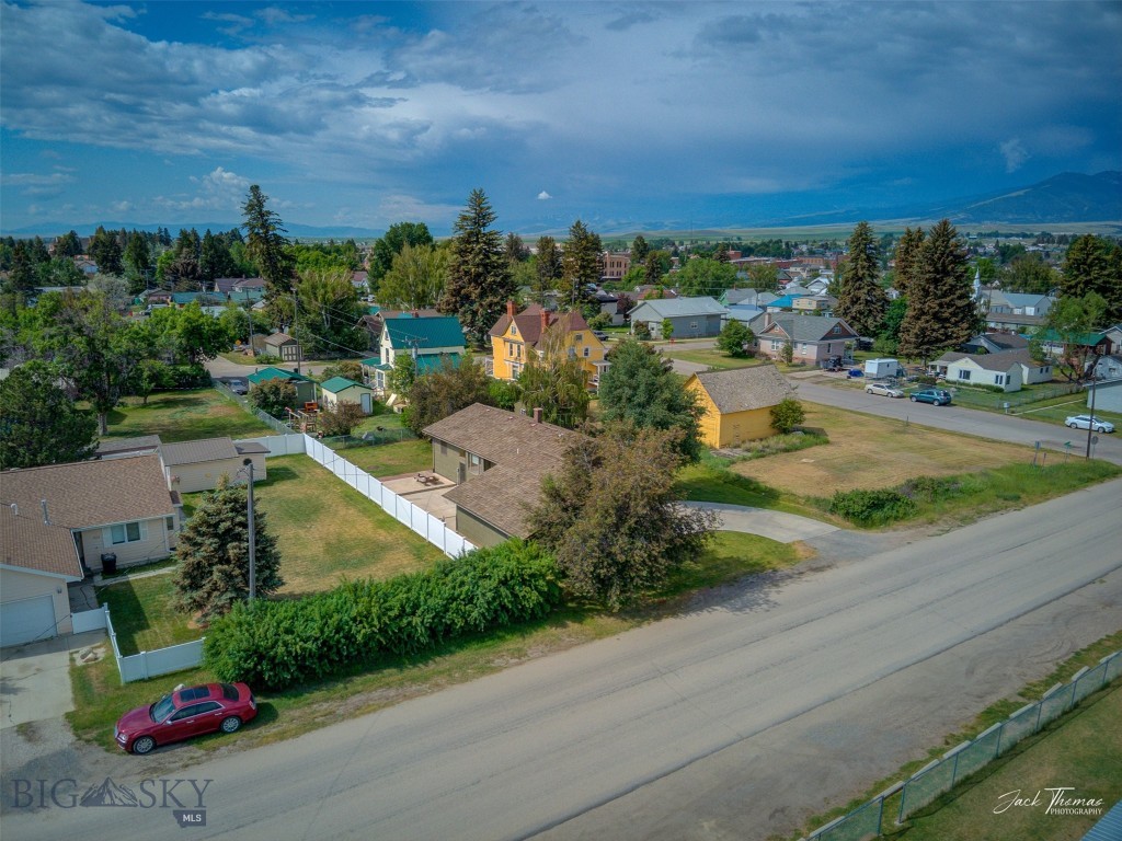 620 Higgins Property Photo 46