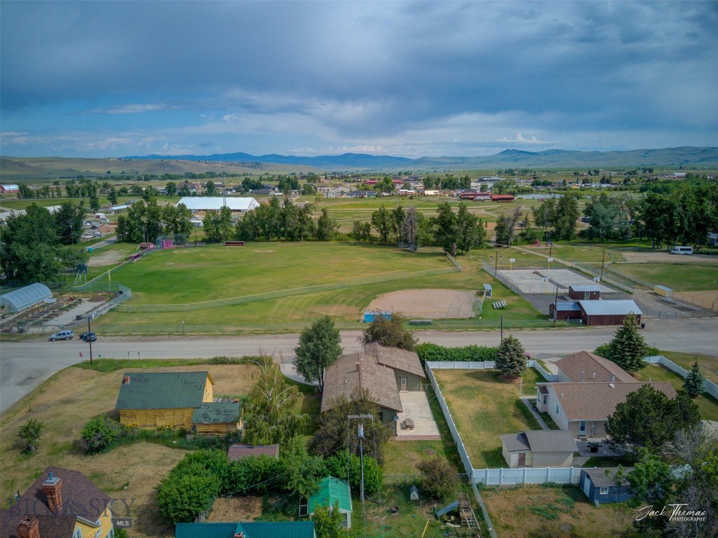 620 Higgins Property Photo 49