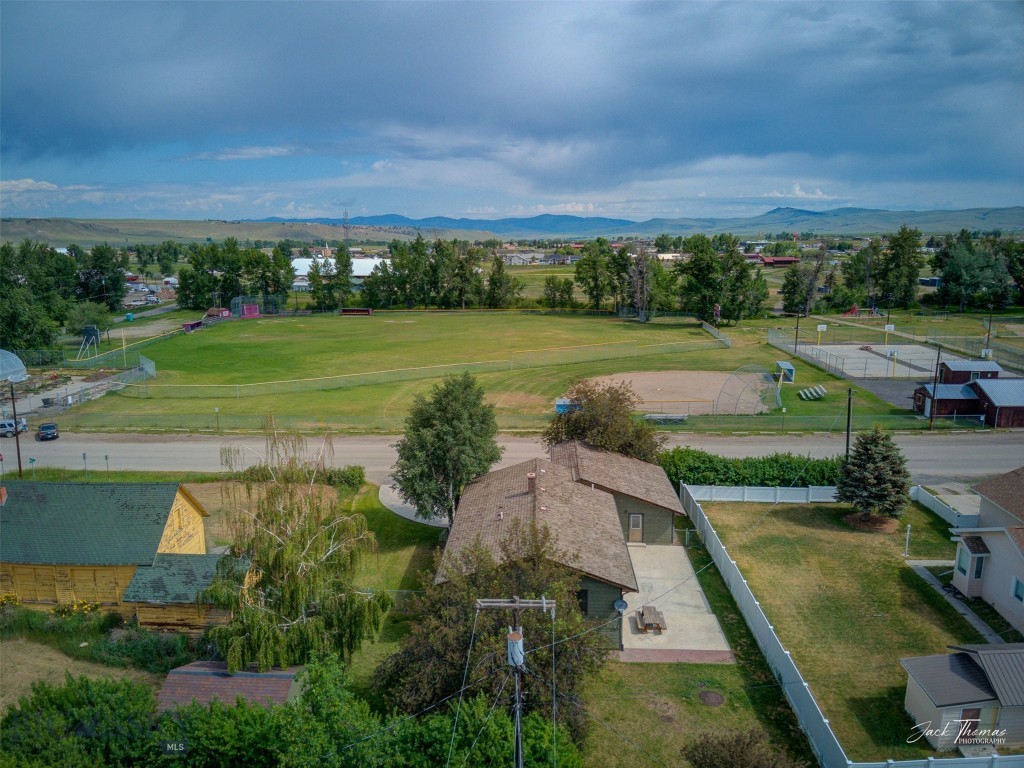 620 Higgins Property Photo 50