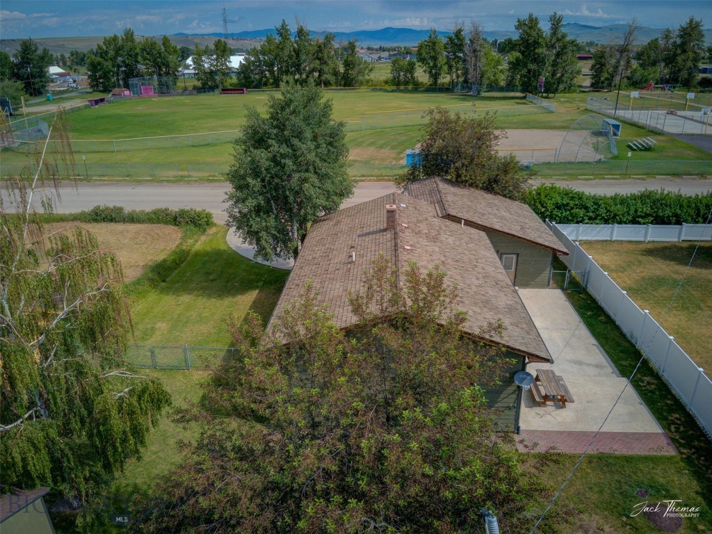 620 Higgins Property Photo 51