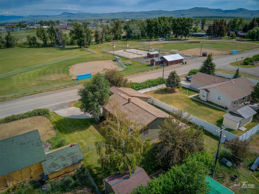 620 Higgins Property Photo 52