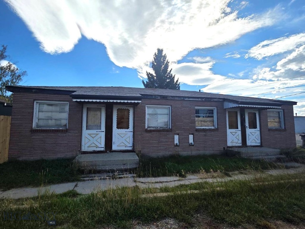 308 St. Mary's Avenue Property Photo 1