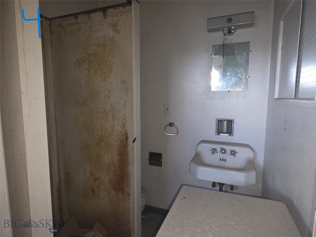 308 St. Mary's Avenue Property Photo 10