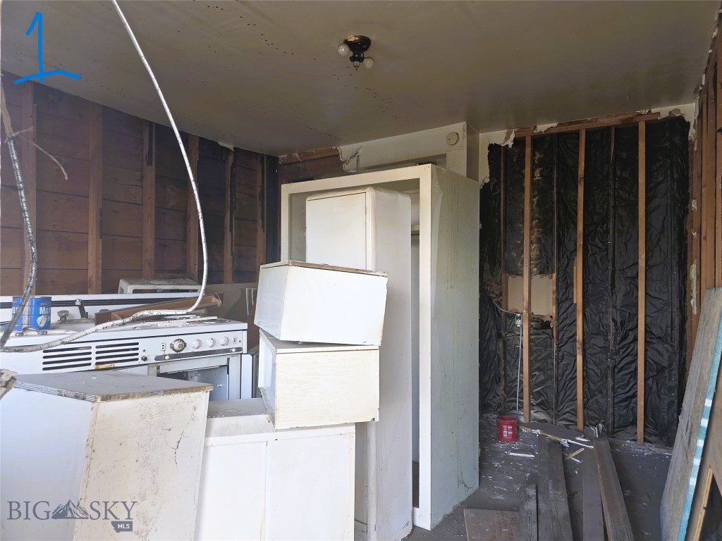 308 St. Mary's Avenue Property Photo 14