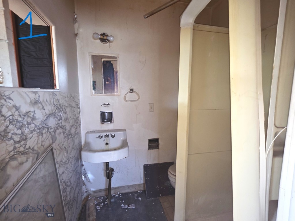 308 St. Mary's Avenue Property Photo 17