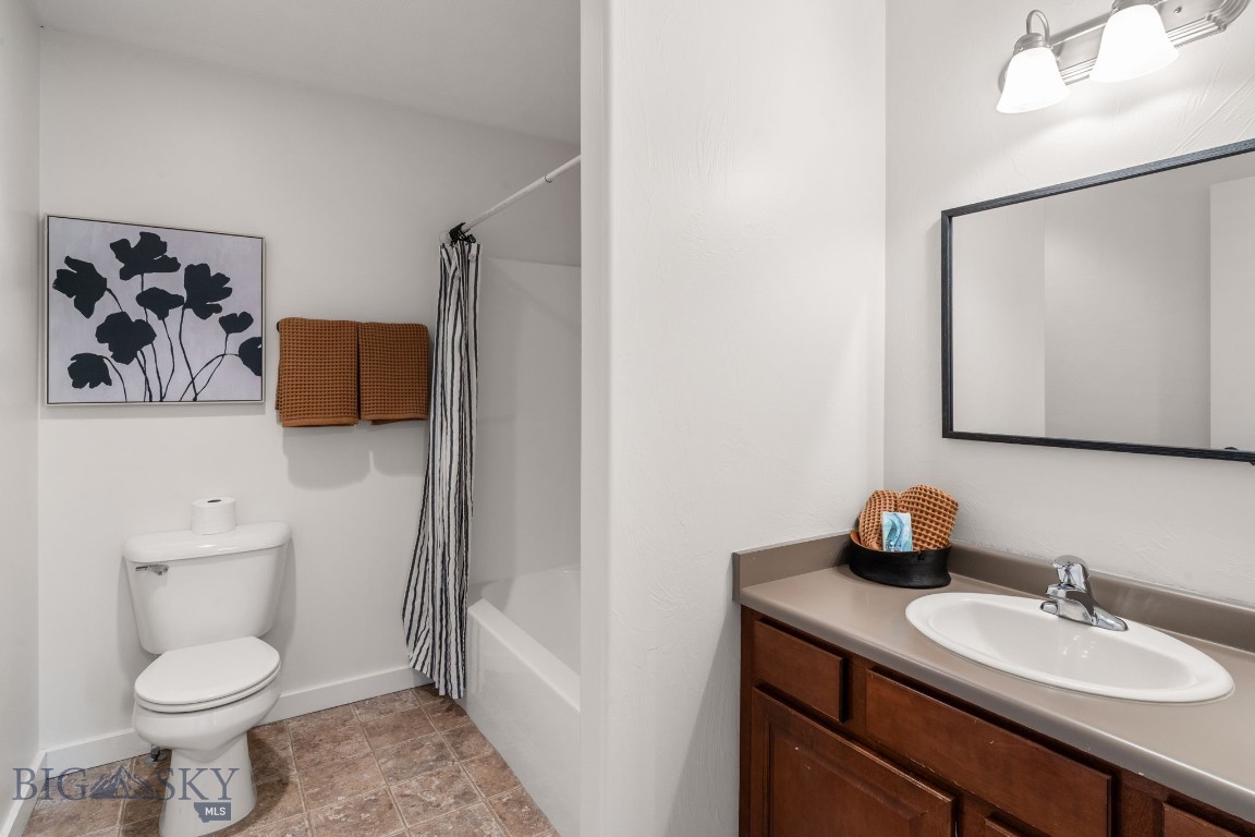 2220 Baxter C Property Photo 14