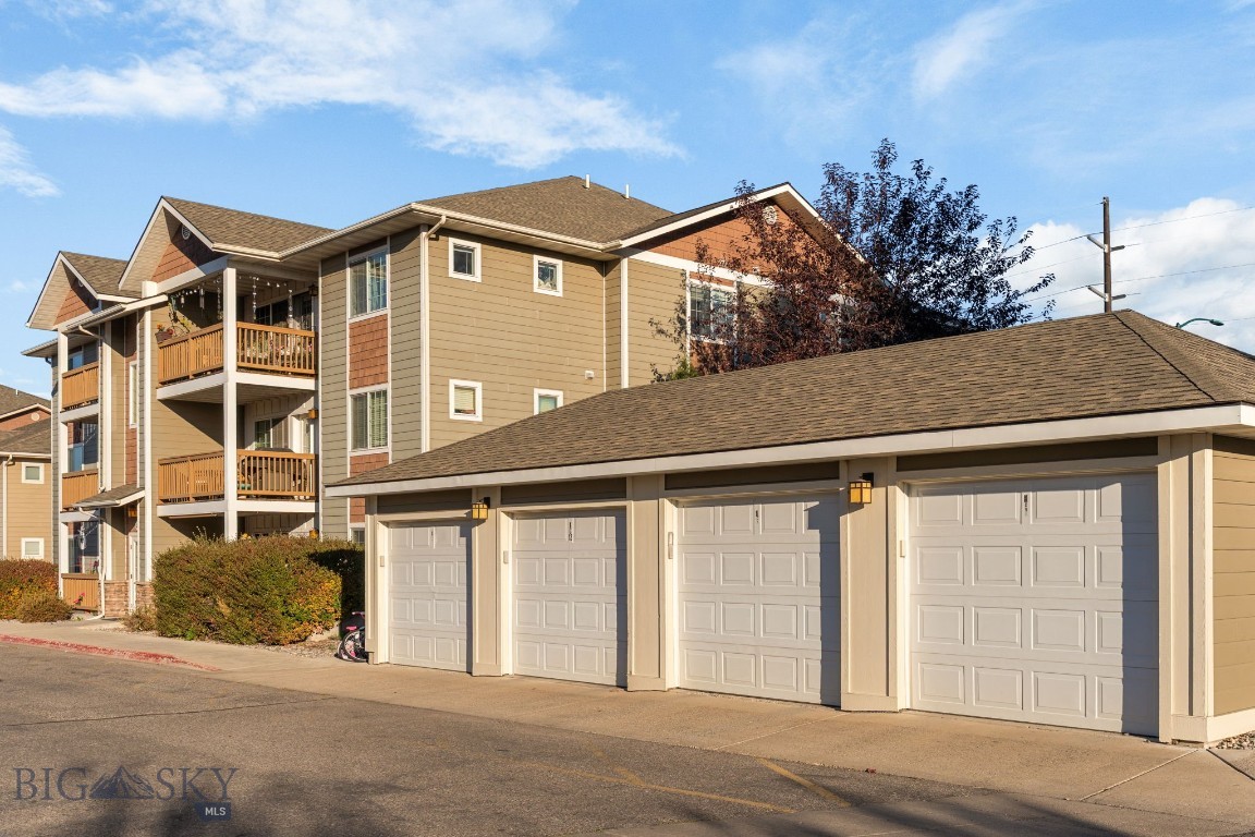2220 Baxter C Property Photo 15