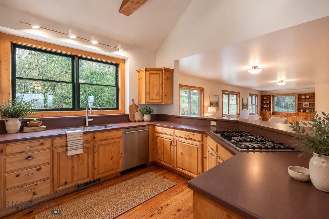 9293 Sky Ridge Dr Property Photo 32