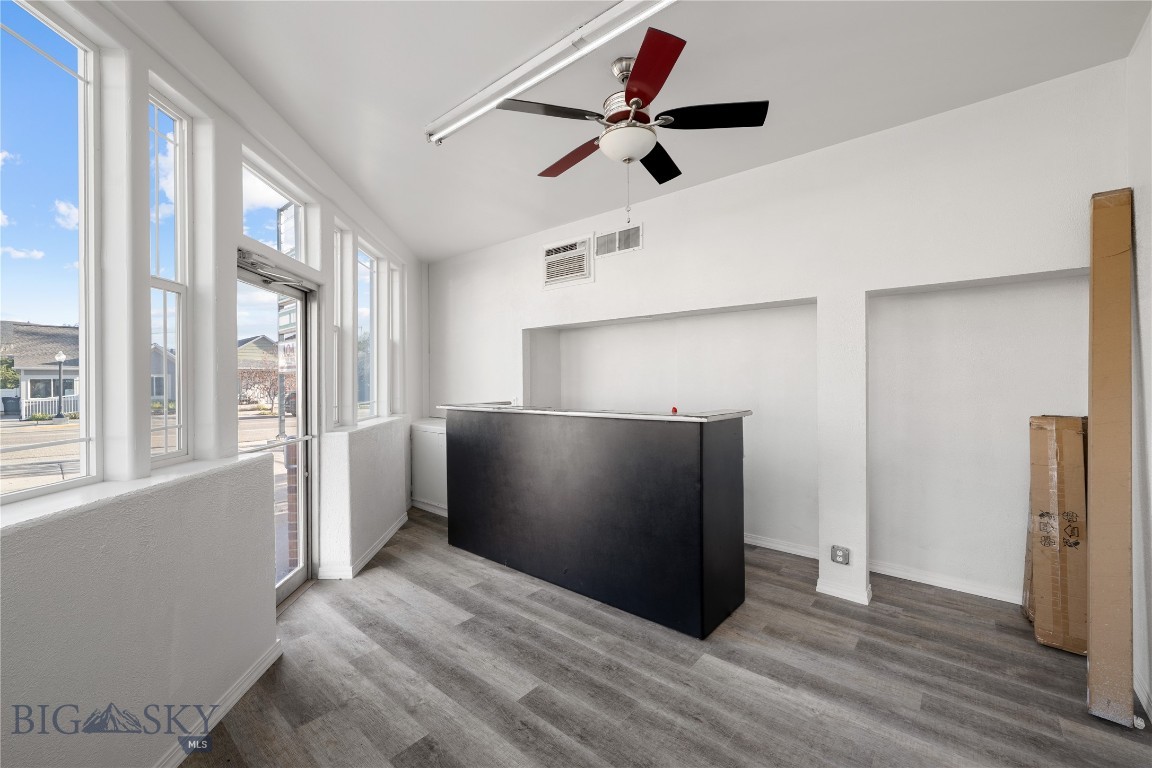 701 E Park Avenue Property Photo 13
