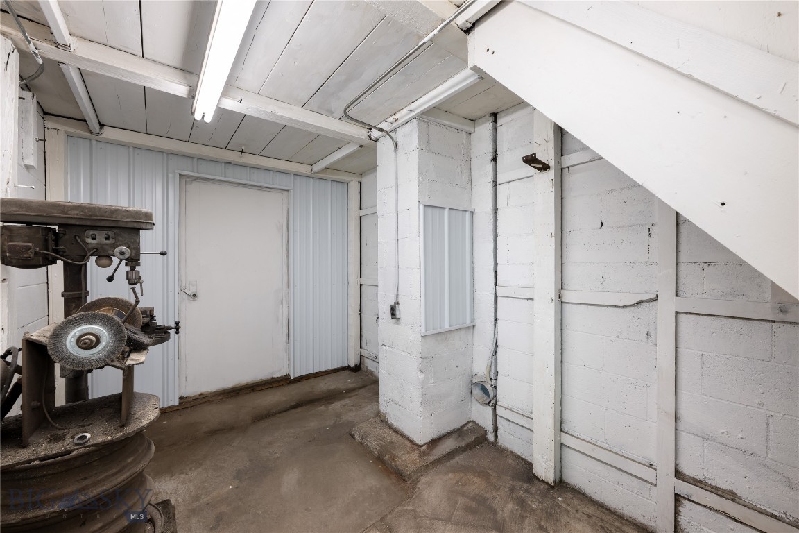 701 E Park Avenue Property Photo 25
