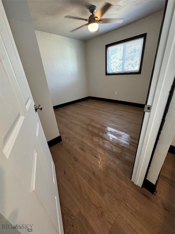 317 & 319 E Aluminum Property Photo 3