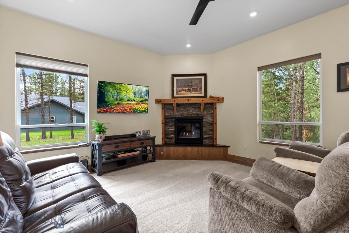 312 Dunham Court Property Photo 4