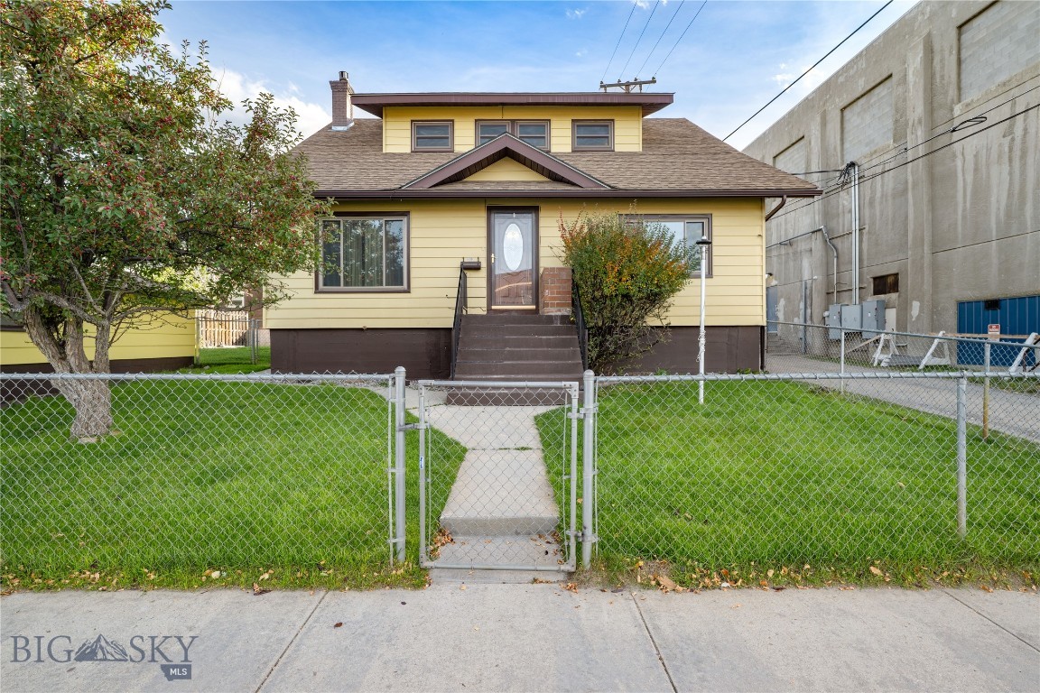 109 W 6th Property Photo 2