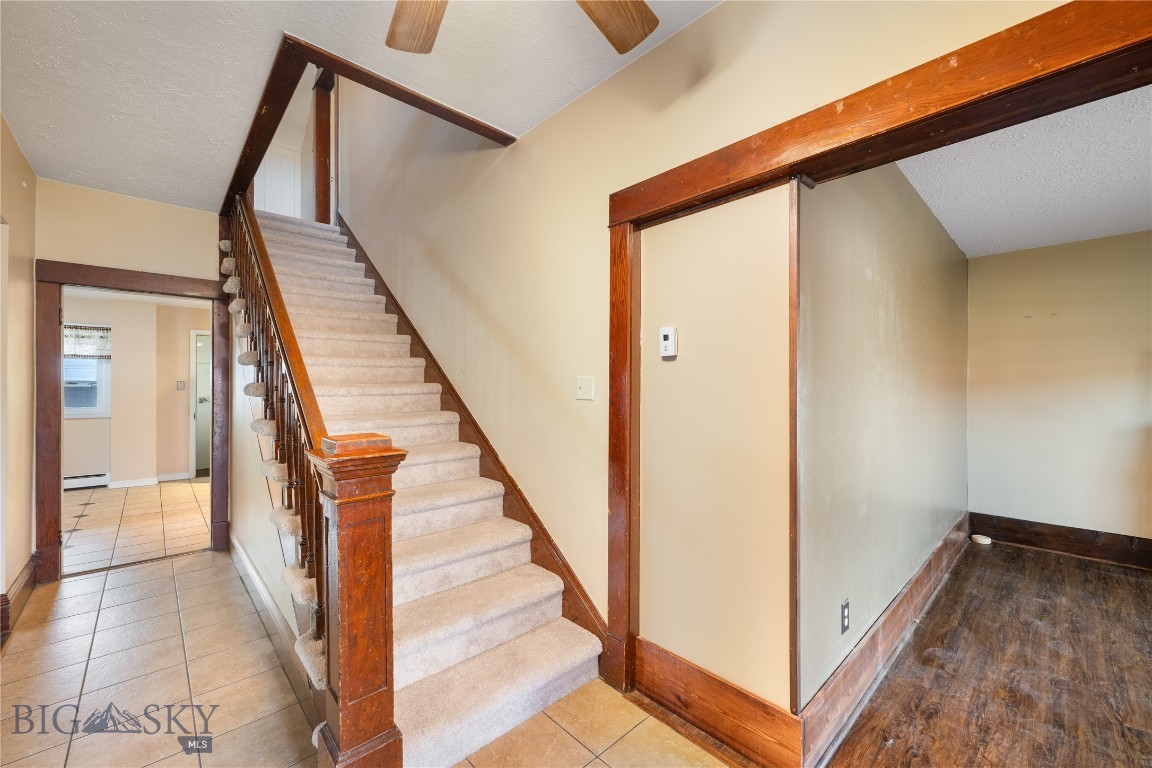 109 W 6th Property Photo 10