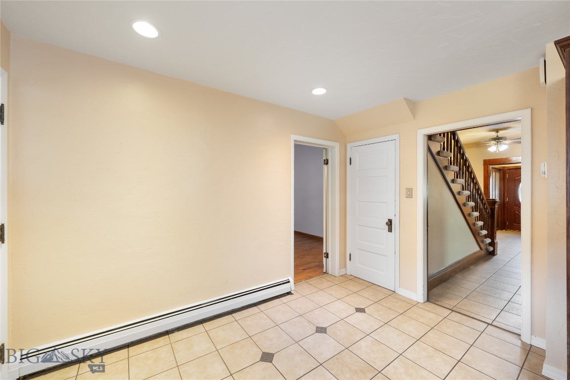 109 W 6th Property Photo 19