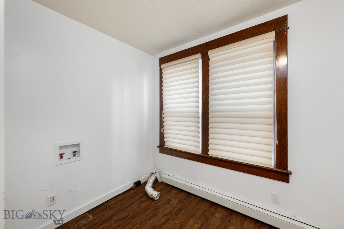 109 W 6th Property Photo 28