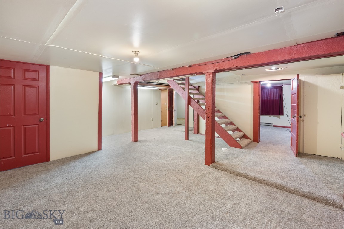 109 W 6th Property Photo 38