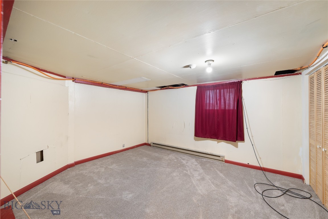 109 W 6th Property Photo 39