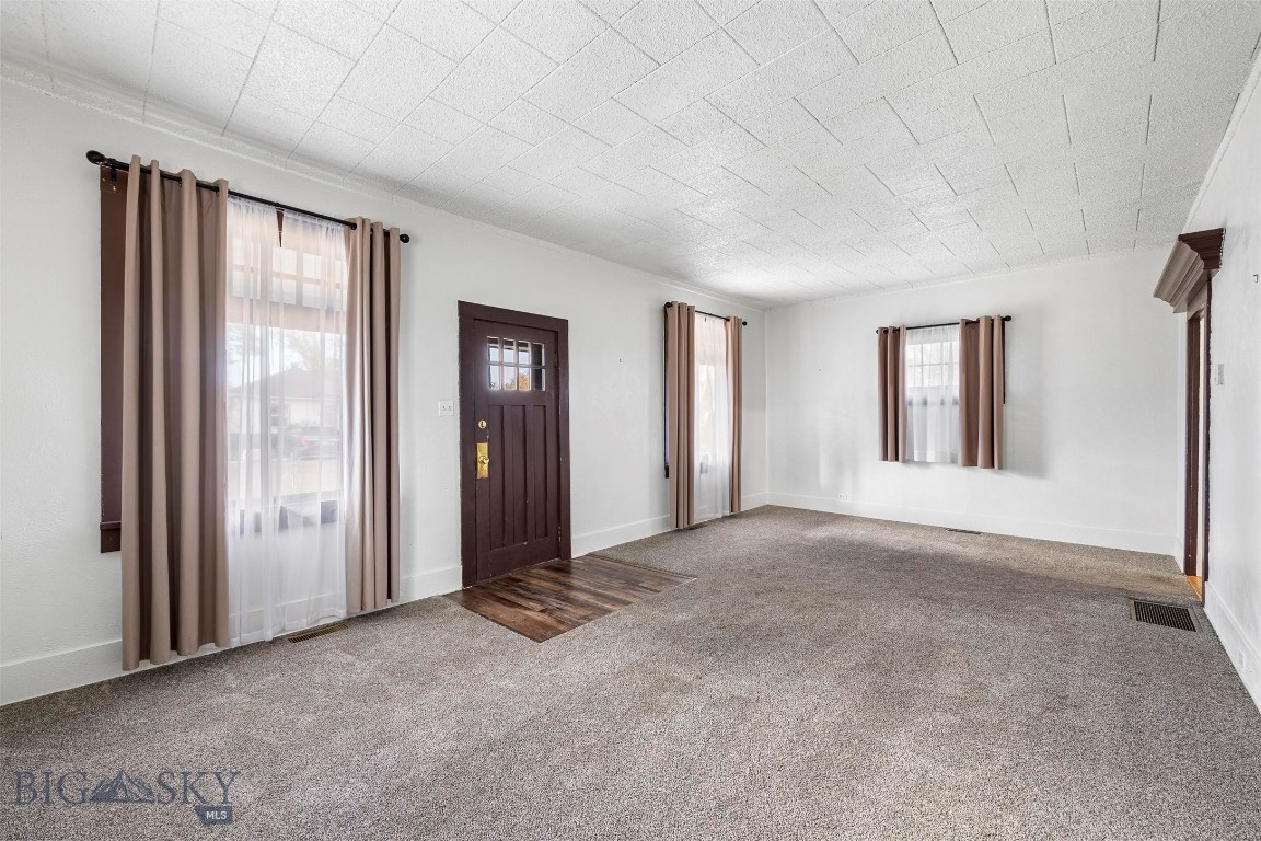 2307 Locust Property Photo 10
