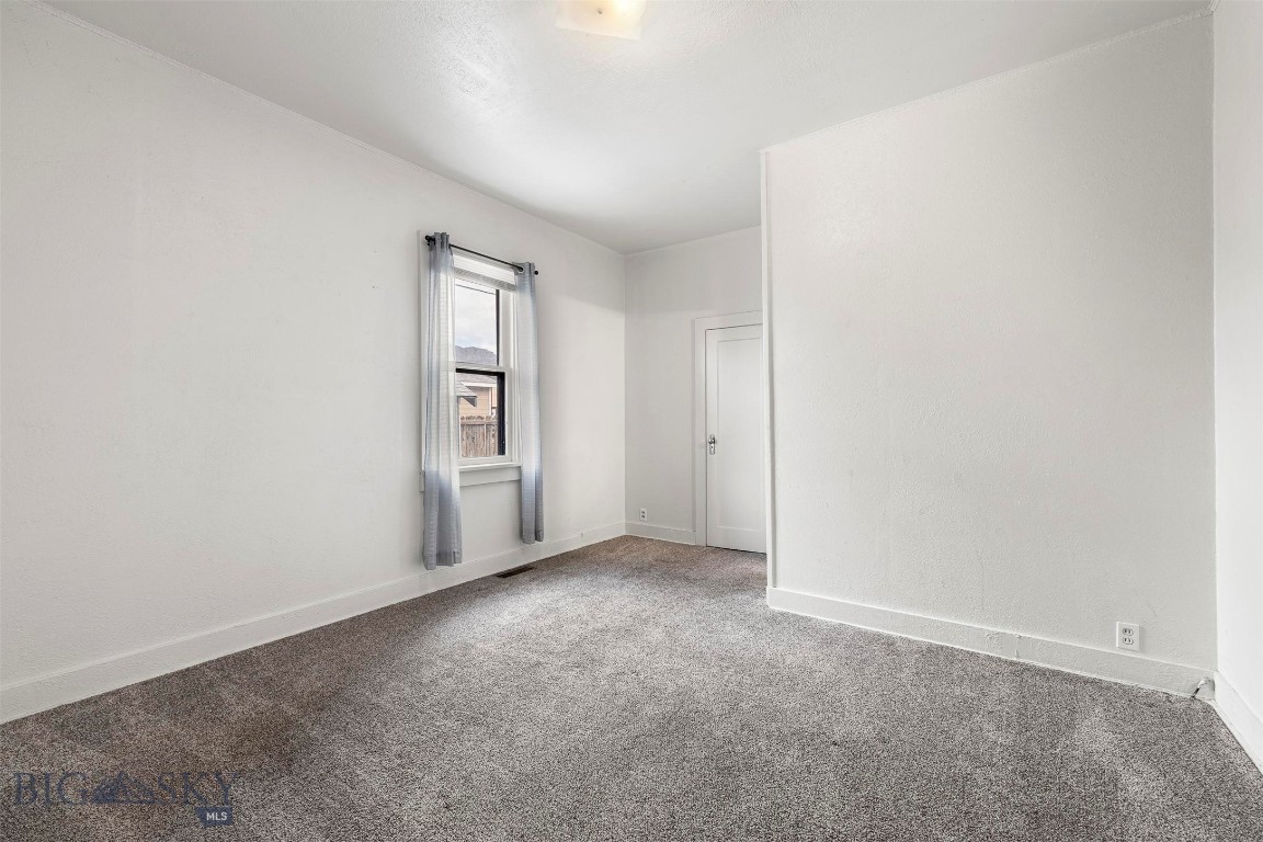 2307 Locust Property Photo 17