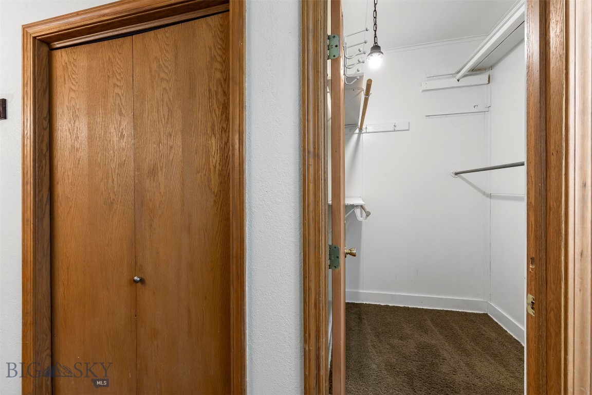 2307 Locust Property Photo 20