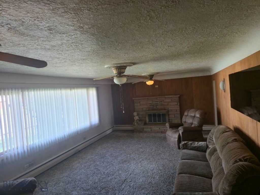 2526 Locust Street Property Photo 4