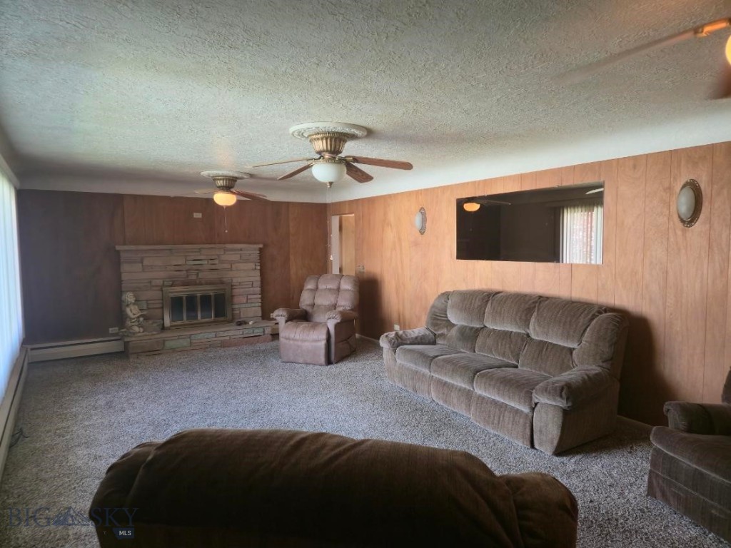 2526 Locust Street Property Photo 6