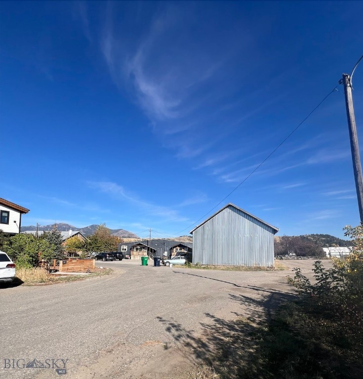 704 Front Street & 725 E Cottonwood Street Property Photo 4